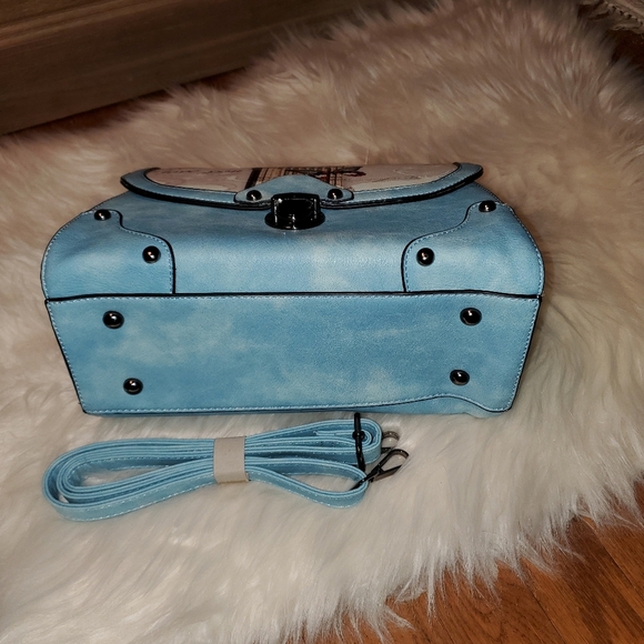 Blue Purse with Butterfly 🦋 - Picture 5 of 10